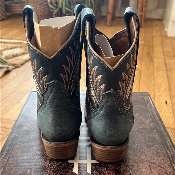 Circle G Blue Ankle Boots with Tan Stitching - Picture 4 of 7